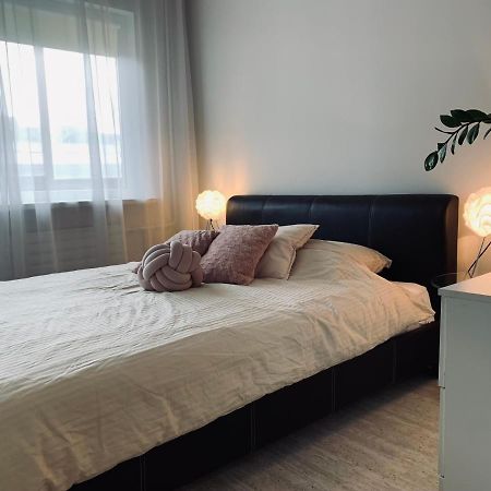 You'Ll Love This Large Apartment! Free Parking! Tallinn Eksteriør bilde